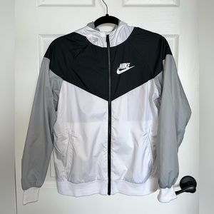 NIKE KIDS WINDBREAKER JACKET (SIZE L)
